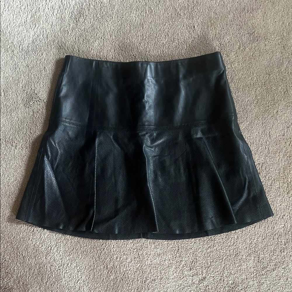 Vince. Black leather skirt. Size 6